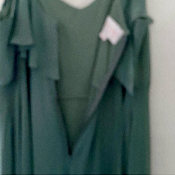 Elegant Green Maxi Dress - Picture 8 of 14